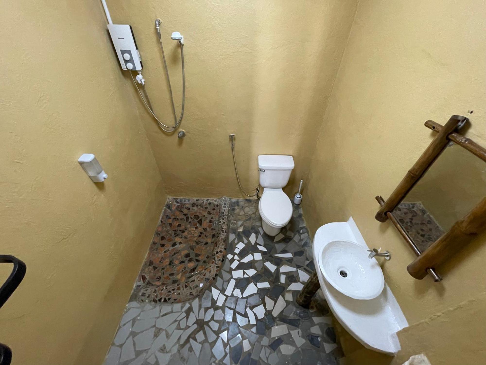 Voodoo House Bed & Breakfast Lalao Exterior photo